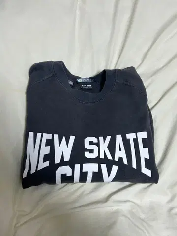 DISCUS ATHLETIC 속기모 맨투맨