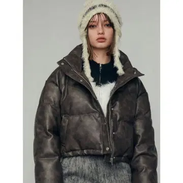 페이크 가죽 숏 다운