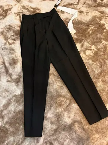 새상품 tranoi 트라노이 센터 프레스 팬츠