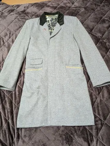 그레이 체스터 코트 모스그린 옷깃