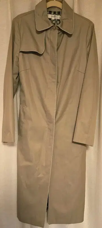 베이지 트렌치코트 허리 벨트 포함