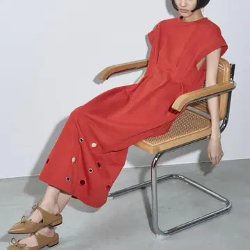 자욘 아이렛헴 허리 턱 프렌치 슬리브 맨투맨 원피스