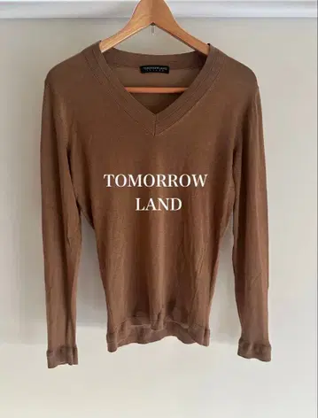 TOMORROW LAND 브라운 V넥 긴팔