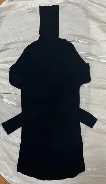 SOEJU 캐시미어 혼방 터틀넥 티셔츠 블랙