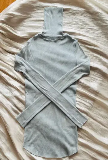 SOEJU 캐시미어 혼방 터틀넥 티셔츠 라이트 블루