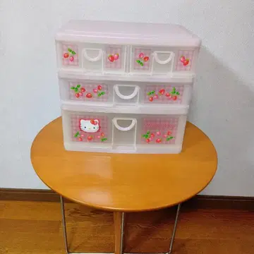 키티의 폭넓은 3단 서랍