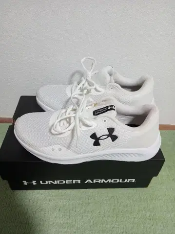 언더아머 러닝화 26.0