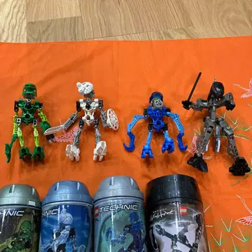 LEGO Bionicle, TECHIC 피규어 세트 4체
