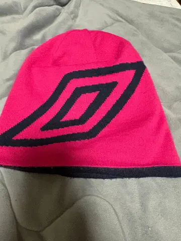 핑크 니트 모자 umbro