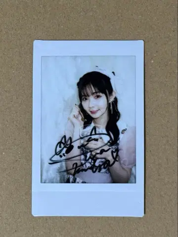 스와 나나카 친필 사인 폴라로이드