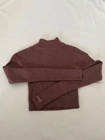 Juemi 핑크 리브 터틀넥 스웨터