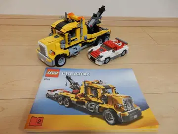레고 6753 하이웨이 캐리어 자동차의 재조립 견인차 조립품