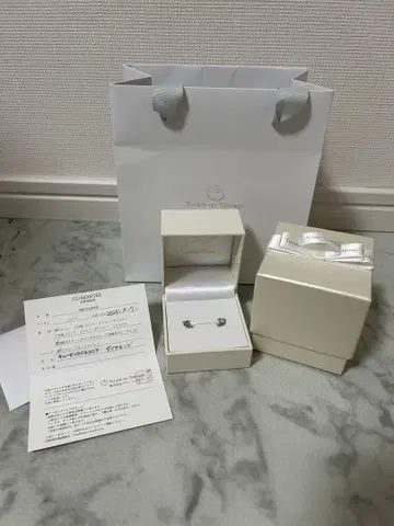 천사의 알 고양이가 옮기는 행복 하트 다이아몬드 귀걸이