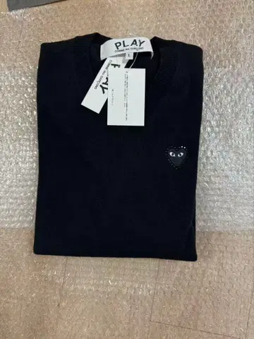 PLAY 블랙 V넥 스웨터 L 사이즈