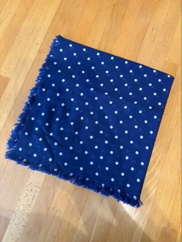 올드맨즈 테일러 네이비 컬러 도트 숄