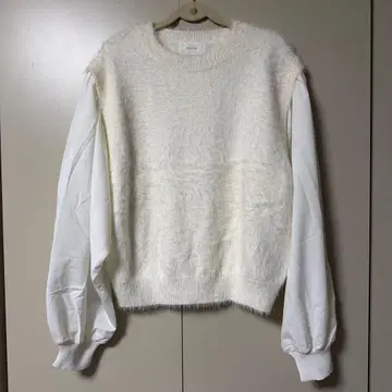 ROSIEE 화이트 긴팔 니트