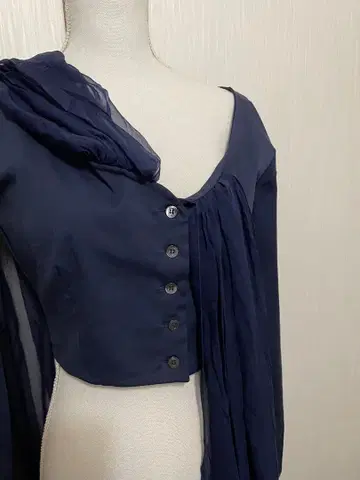 돌체앤가바나 1990년산 네이비 크롭 상의 긴팔 새상품급 파티