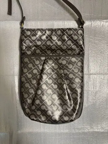 새상품급 게라르디니 스마트폰 숄더백