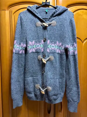 베네통 노르딕 무늬 후드 부착 더플 가디건