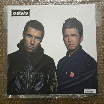 Oasis Live '25 투어 팜플렛