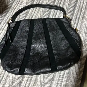 블랙 가죽 숄더백