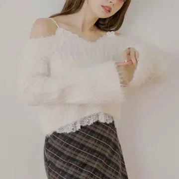 레이스 도킹 샤기 니트