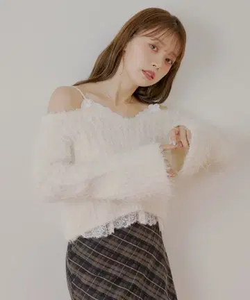 레이스 도킹 샤기 니트