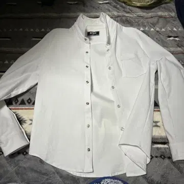 RTEG 화이트 긴팔 셔츠 Medium
