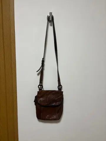 겐텐 브라운 가죽 숄더백