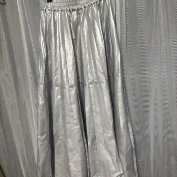 HARE 실버 플리츠 스커트