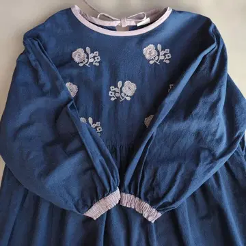 사만사 모스모스 자수 원피스 리사이클 코튼 자수 원피스 네이비