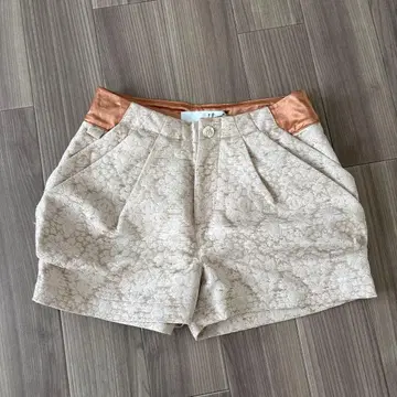 [ 1% ] 숏팬츠 베이지 사이즈 2