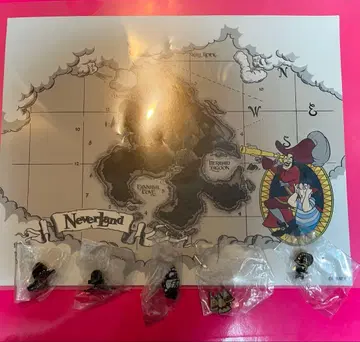 피터팬 초레어 핀 배지와 지도풍 대지 세트