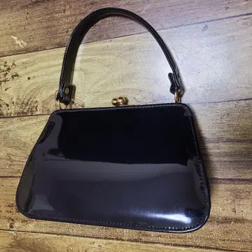 에나멜 핸드백 블랙 파티나 식사 모임 등에