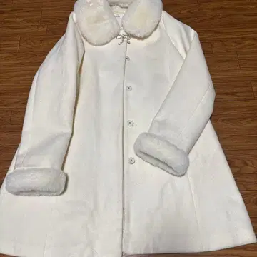 INGNI 퍼 옷깃 화이트 롱 코트