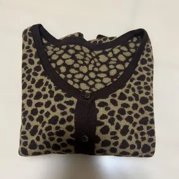 레오파드 무늬 V넥 긴팔 가디건
