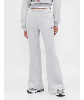 새상품 GAP 그레이 플레어 팬츠 맨투맨 소재 로고 자수