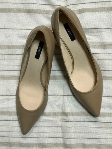 천연 가죽 포인티드 펌프스 베이지 25cm