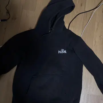 PHATRN 블랙 후드티와 스웨트 팬츠 세트