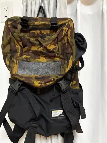 카모 패턴 나일론 백팩