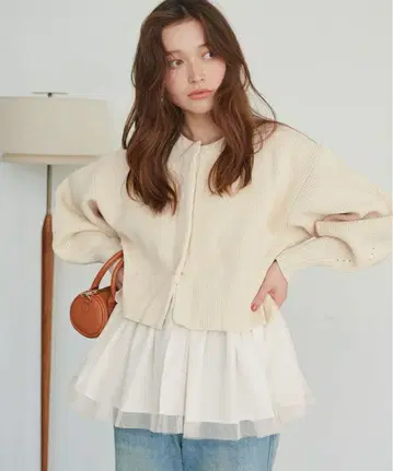 새상품 티티베이트 페플럼 레이어드 니트 가디건 아이보리