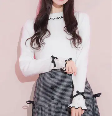 pium 피움 프릴 하이넥 니트탑 화이트