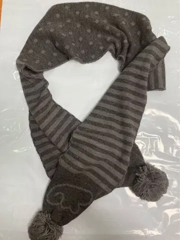 hugyourskin 그레이 머플러 폼폼 포함