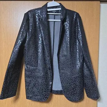 BLACK VARIA 레오파드 무늬 테일러드 자켓 셋업