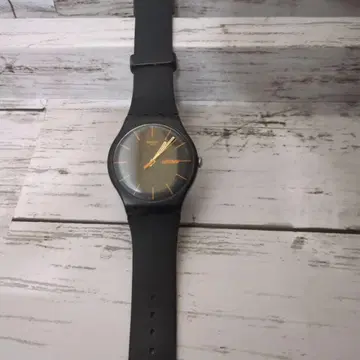 Swatch 블랙 고무 벨트 시계 SUW-1
