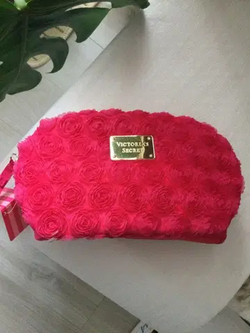 미사용 새상품 빅토리아시크릿의 멋진 장미꽃 파우치