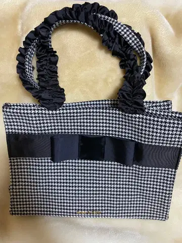 Maison de FLEUR 프릴 핸들 토트백