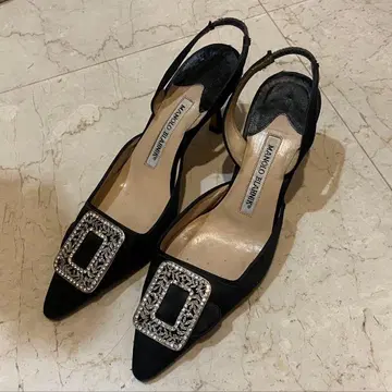 마놀로 블라닉 펌프스 37