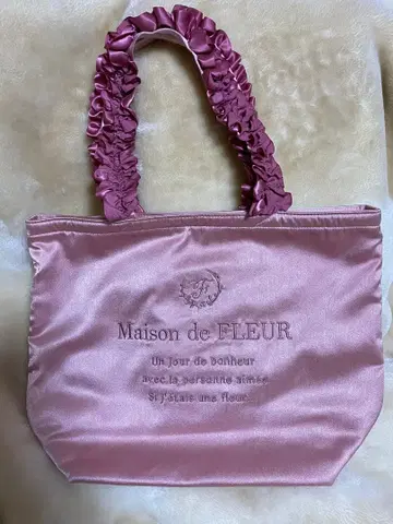 Maison de FLEUR 프릴 핸들 새틴 토트백
