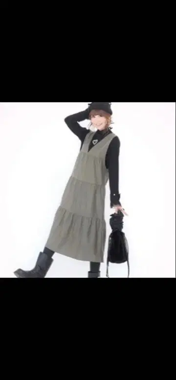 앤드러브 티어드 백리본 인조 가죽 점프 스커트